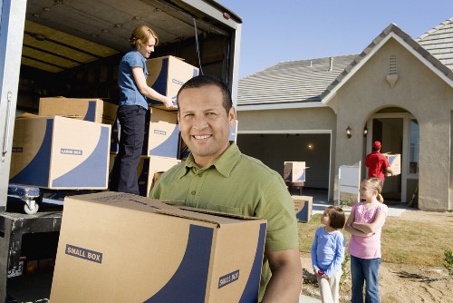 Professional moving help with loading and unloading in Maidavale